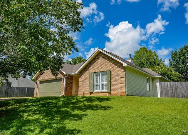 Property at 381 38th St, Northport, AL 35473, 3 beds, 2 baths