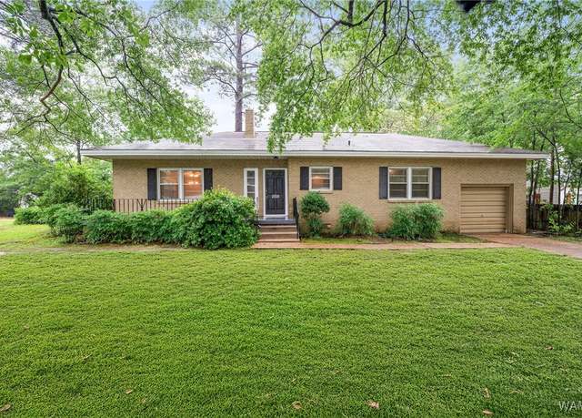 Property at 2105 22nd Ave, Northport, AL 35476, 3 beds, 2 baths