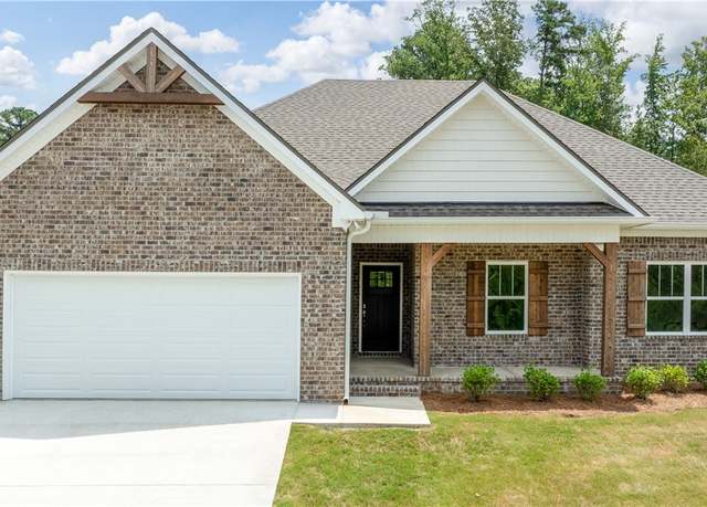 Property at 5150 Summerfield Dr E, Tuscaloosa, AL 35404, 3 beds, 2 baths