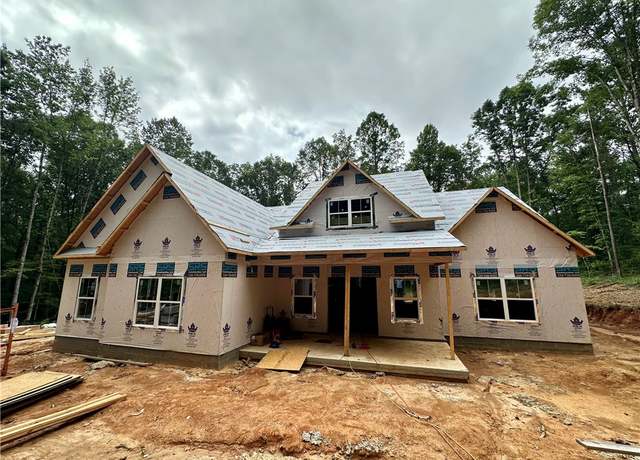 Property at 331 Lee Road 246, Salem, AL 36874, 4 beds, 3 baths