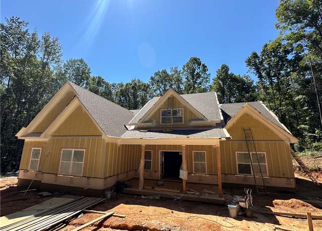 Property at 331 Lee Road 246, Salem, AL 36874, 4 beds, 3 baths