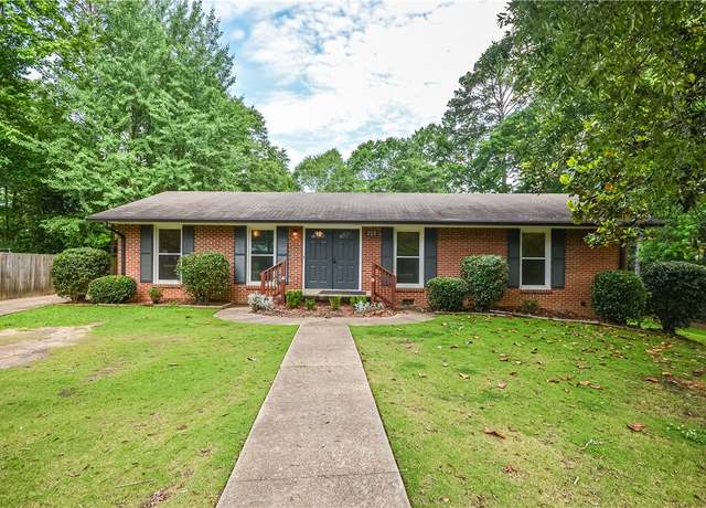 Property at 222 Green St, Auburn, AL 36830, 4 beds, 2 baths