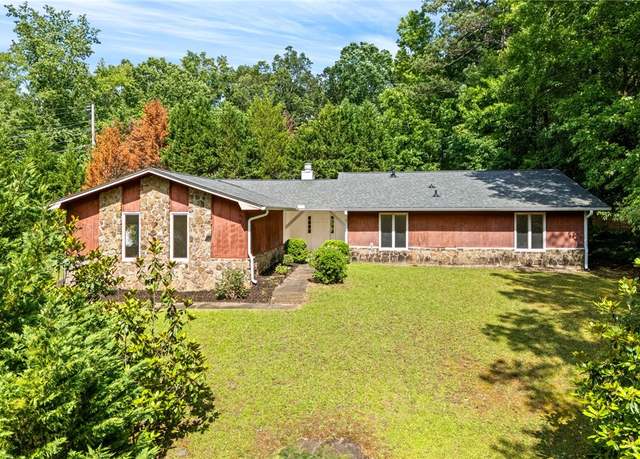 Property at 158 Alice Cir, Auburn, AL 36830, 3 beds, 2 baths