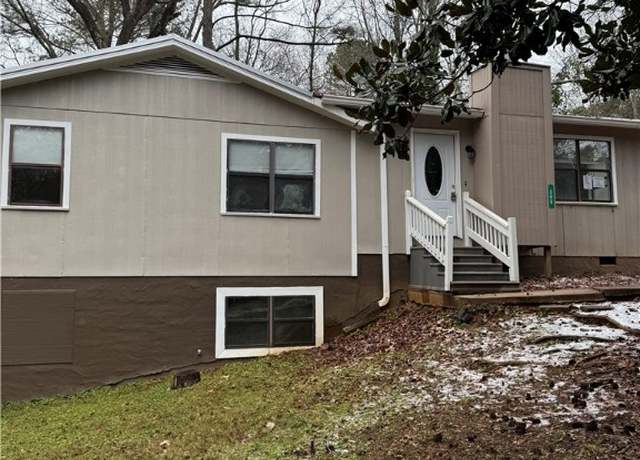 Property at 206 Andrew Jackson Rd, Alexander City, AL 35010, 3 beds, 1.5 baths