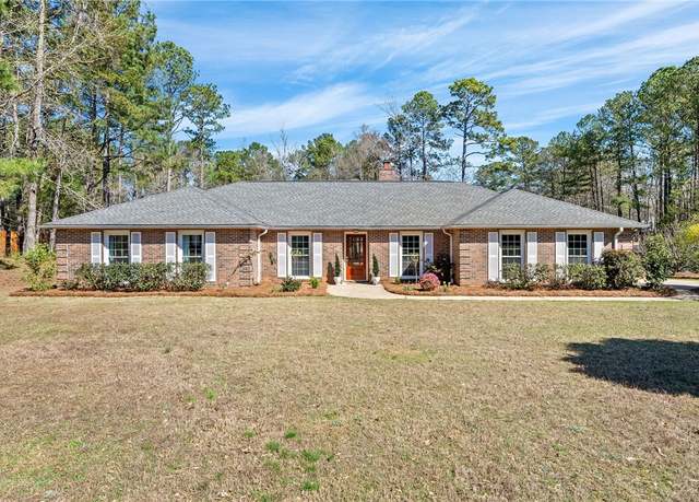 Property at 2076 S Evergreen Dr, Auburn, AL 36830, 6 beds, 3.5 baths