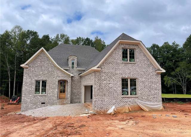 Property at 2057 Arrowhead Ave, Opelika, AL 36801, 4 beds, 3.5 baths