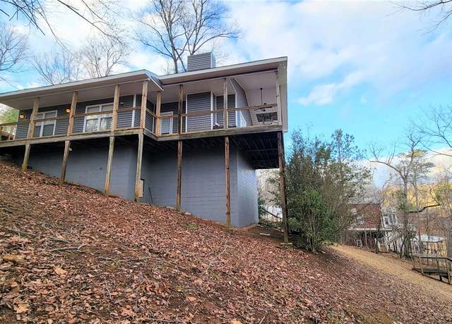 Property at 15 Red Eagle Rd, Dadeville, AL 36853, 3 beds, 2 baths