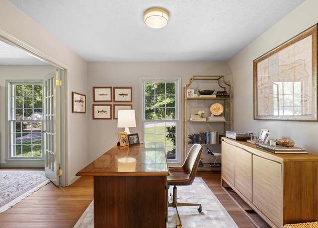 Property at 1324 Azalea Dr, Auburn, AL 36830, 3 beds, 2 baths