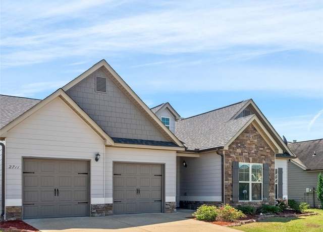 Property at 2711 Tara Ct, Opelika, AL 36804, 3 beds, 2 baths