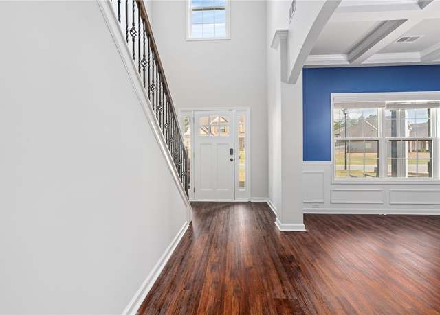 Property at 930 W Richland Cir, Auburn, AL 36832, 4 beds, 2.5 baths