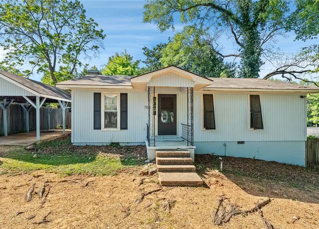 Property at 708 Ingram Ct, Opelika, AL 36801, 3 beds, 2 baths