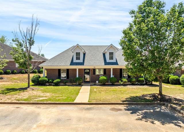 Property at 802 W Longleaf Dr #71, Auburn, AL 36832, 4 beds, 4 baths