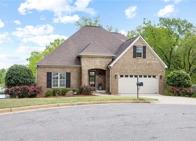Property at 1088 Briar Cliff Ln, Auburn, AL 36830, 4 beds, 3.5 baths