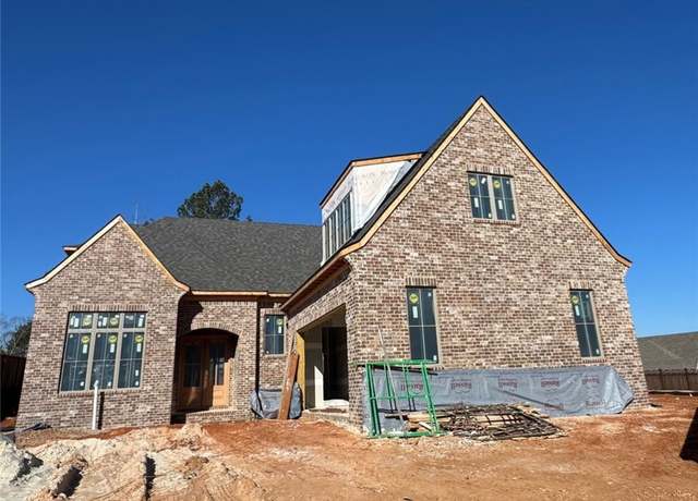 Property at 200 Bridgewater Blvd, Auburn, AL 36830, 5 beds, 3.5 baths