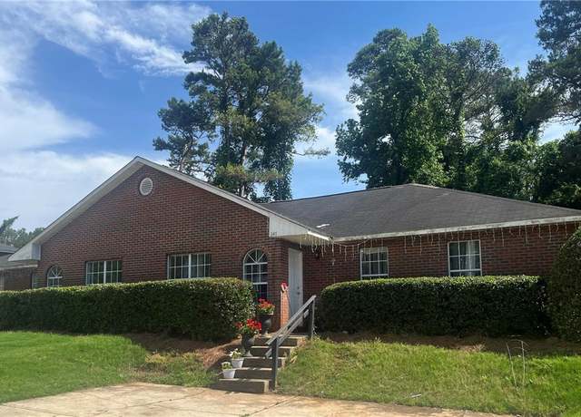 Property at 1145-1147 Northlake Dr, Auburn, AL 36830, 6 beds, 4 baths