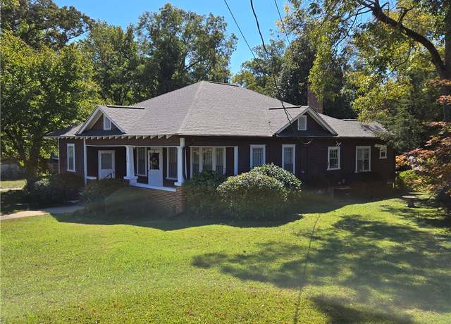 Property at 206 West Pt, Roanoke, AL 36274, 4 beds, 3 baths