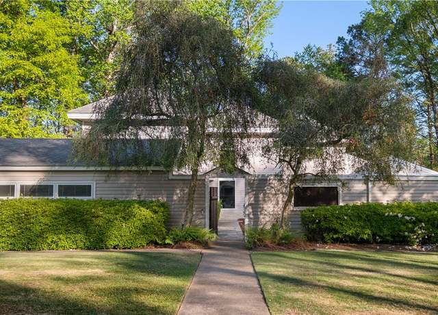 Property at 2408 Heritage Dr, Opelika, AL 36804, 4 beds, 4 baths