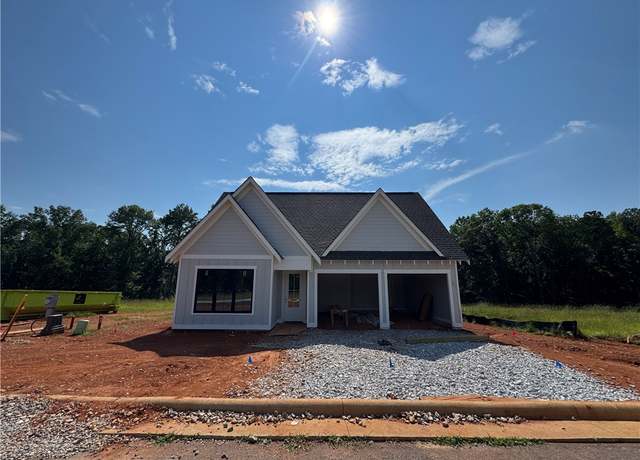 Property at 256 Eagle Ridge Ln, Dadeville, AL 36853, 3 beds, 2 baths