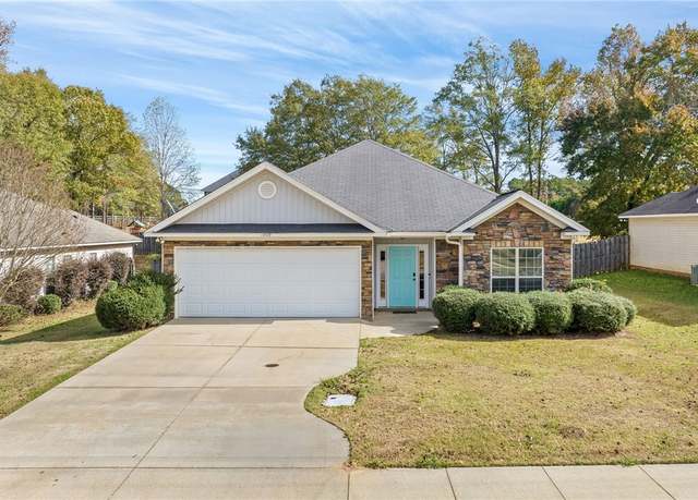 Property at 1909 Arbor Ln, Opelika, AL 36804, 3 beds, 2 baths