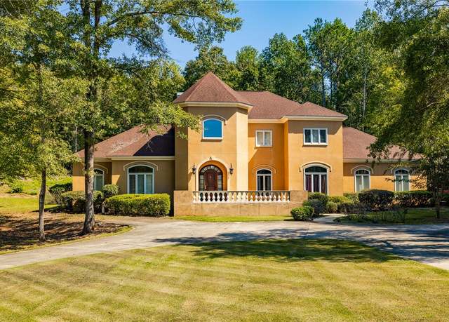 Property at 56 Peachwood Dr, Tallassee, AL 36078, 4 beds, 3.5 baths