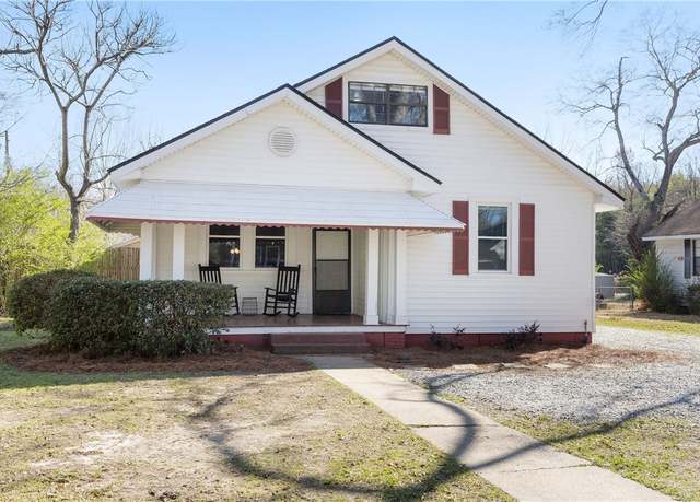 Property at 2418 34th St, Valley, AL 36854, 4 beds, 2.5 baths