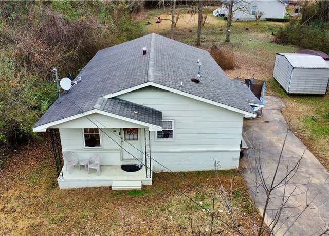 Property at 336 Byrd St, Auburn, AL 36832, 3 beds, 1 bath