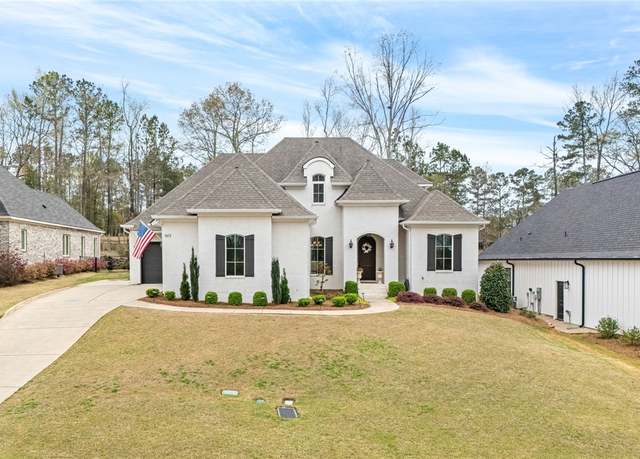 Property at 1613 Club Creek Dr, Auburn, AL 36830, 4 beds, 3.5 baths