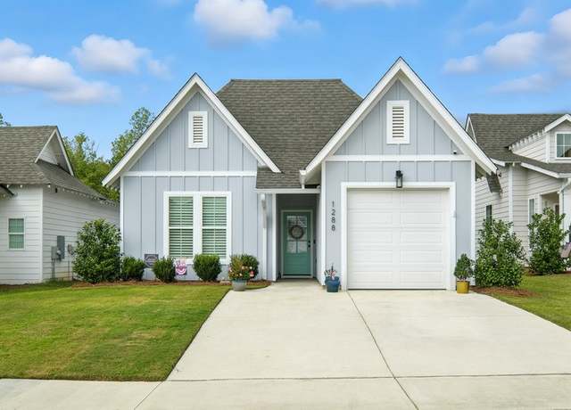 Property at 1288 Woodland Cir, Opelika, AL 36801, 3 beds, 2 baths