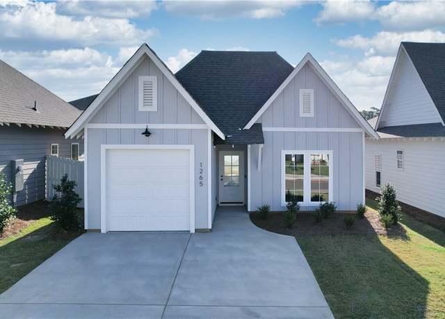 Property at 110 Hunters Way, Opelika, AL 36801, 3 beds, 2 baths