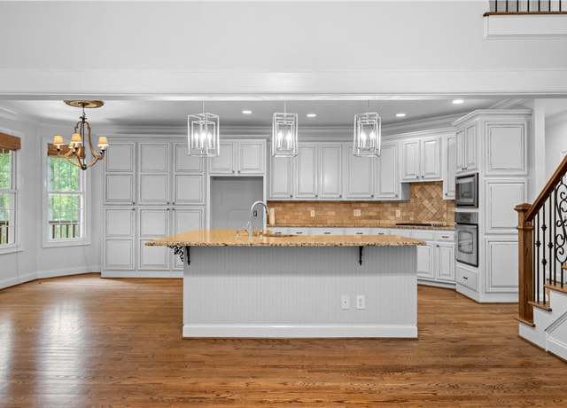 Property at 1652 Covington Rdg, Auburn, AL 36830, 6 beds, 4.5 baths