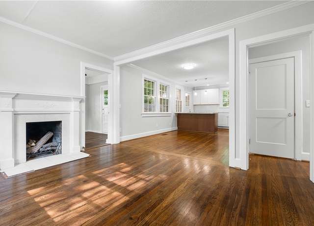 Property at 536 Dumas Dr, Auburn, AL 36830, 3 beds, 3 baths
