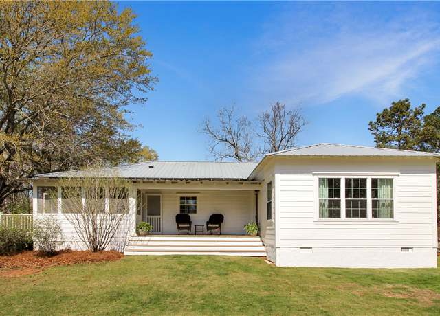 Property at 2755 Bud Black Rd, Auburn, AL 36879, 3 beds, 2 baths