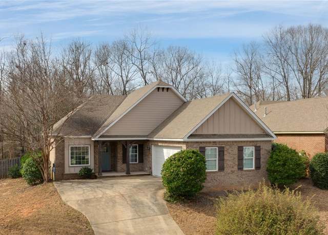 Property at 1756 Vfw Rd, Auburn, AL 36832, 3 beds, 2 baths