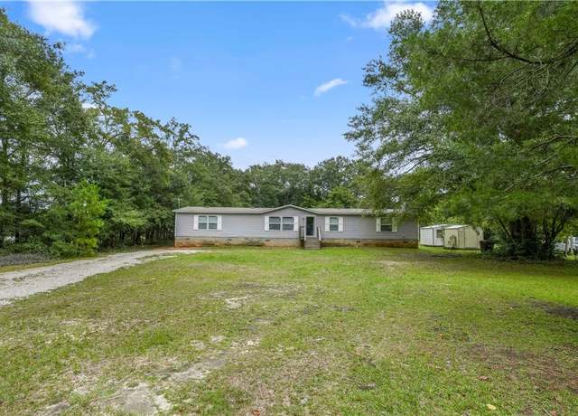 Property at 401 Laslie St, Tuskegee, AL 36083, 5 beds, 3 baths