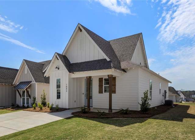 Property at 1043 Woodland Cir, Opelika, AL 36801, 2 beds, 2 baths