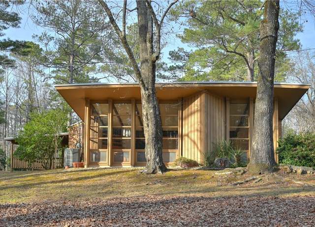 Property at 2542 Wrights Mill Rd, Auburn, AL 36830, 5 beds, 3 baths
