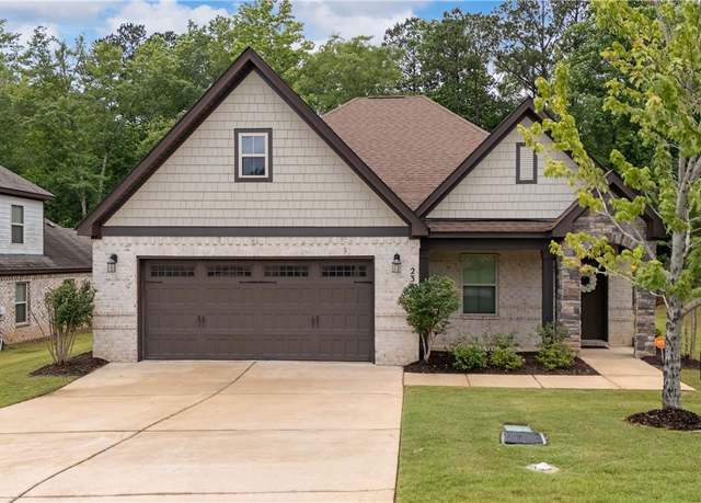 Property at 2388 Snowshill Ln, Auburn, AL 36832, 4 beds, 2 baths