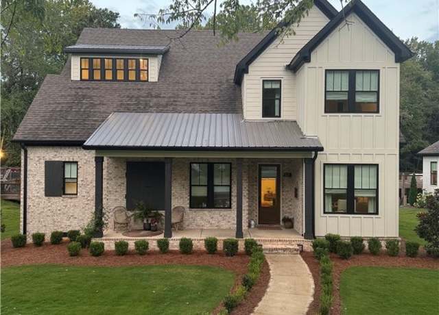 Property at 621 Sherwood Dr, Auburn, AL 36830, 5 beds, 3.5 baths