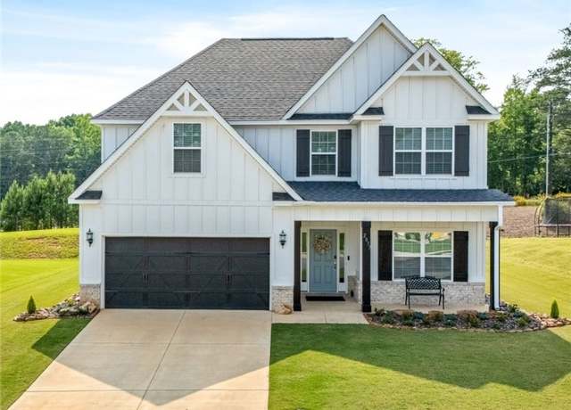 Property at 2017 Mallory Ln, Opelika, AL 36804, 5 beds, 3 baths