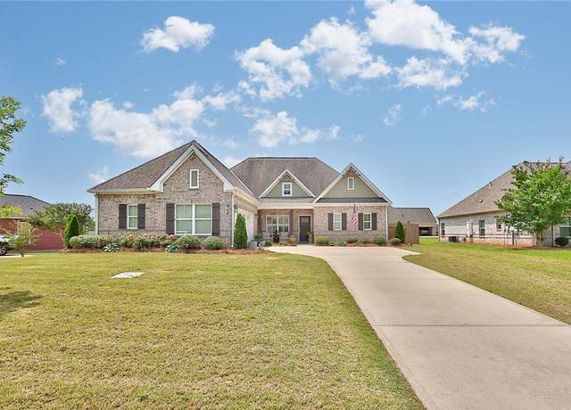 Property at 914 E Towne Lake Cir, Opelika, AL 36804, 5 beds, 4 baths