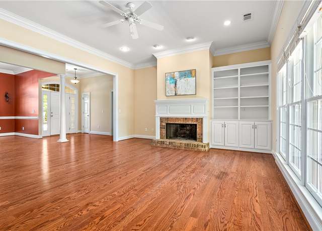 Property at 1817 Roanoke Ln, Auburn, AL 36830, 4 beds, 3 baths