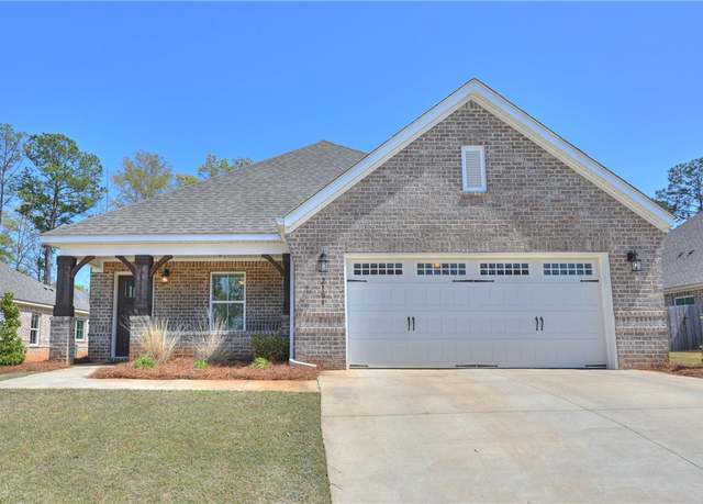 Property at 2104 Armistead Ln, Auburn, AL 36830, 5 beds, 2.5 baths