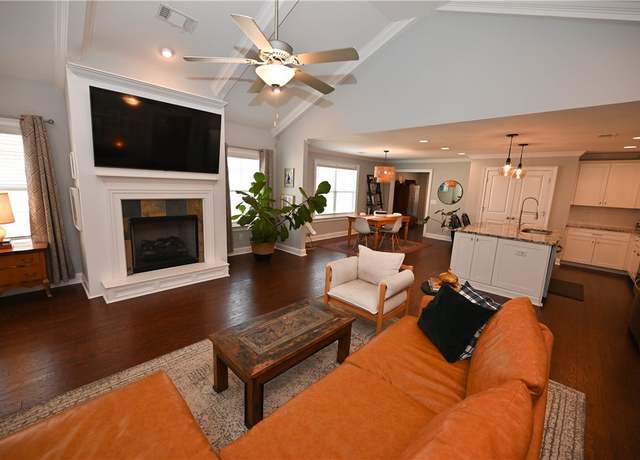 Property at 2104 Armistead Ln, Auburn, AL 36830, 5 beds, 2.5 baths