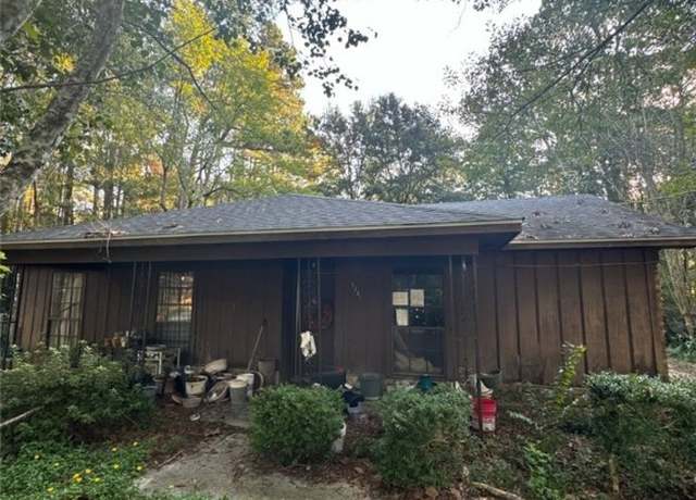 Property at 3731 Charlotte St, Mobile, AL 36605, 3 beds, 2 baths