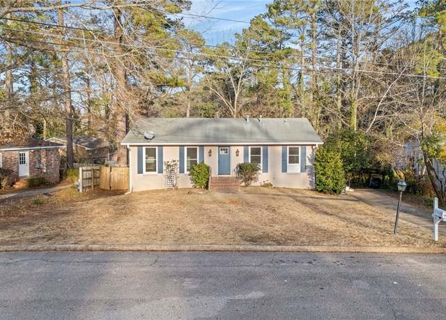 Property at 886 Cherokee Rd, Auburn, AL 36830, 5 beds, 2.5 baths