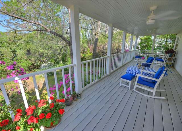 Property at 505 Moores Mill Rd, Auburn, AL 36830, 4 beds, 2.5 baths