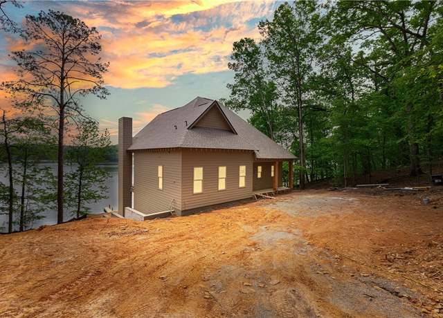 Property at 41 Highland Cir, Alexander City, AL 35010, 4 beds, 4.5 baths
