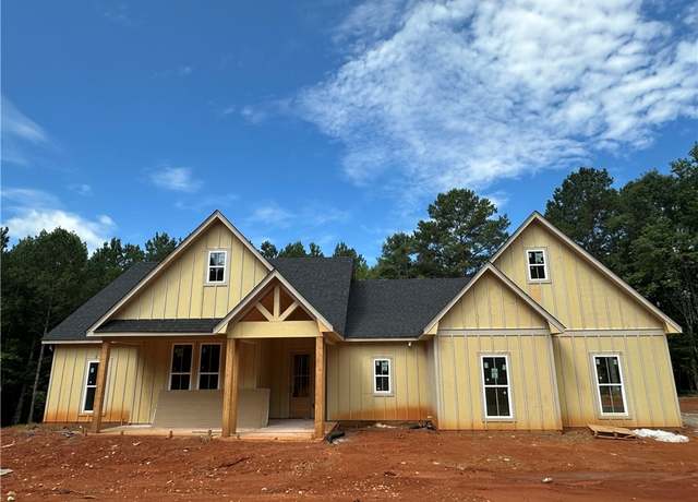 Property at 172 Lee Road 278, Salem, AL 36874, 4 beds, 2 baths