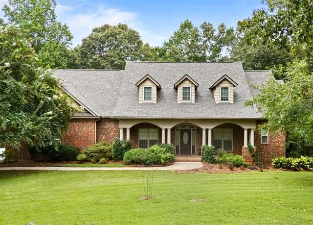 Property at 251 Hedgerow Cir, Auburn, AL 36830, 8 beds, 5 baths
