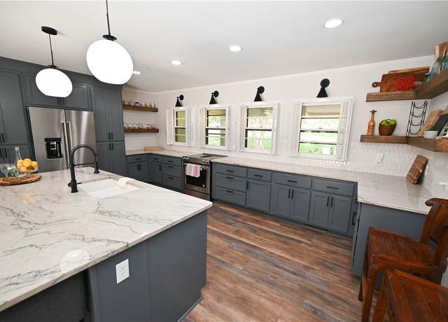 Property at 510 S Dean Rd, Auburn, AL 36830, 4 beds, 3.5 baths